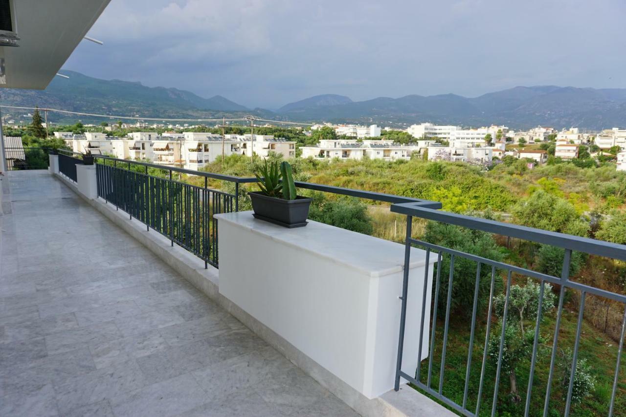 Allseasonsapartment Kalamata Bagian luar foto