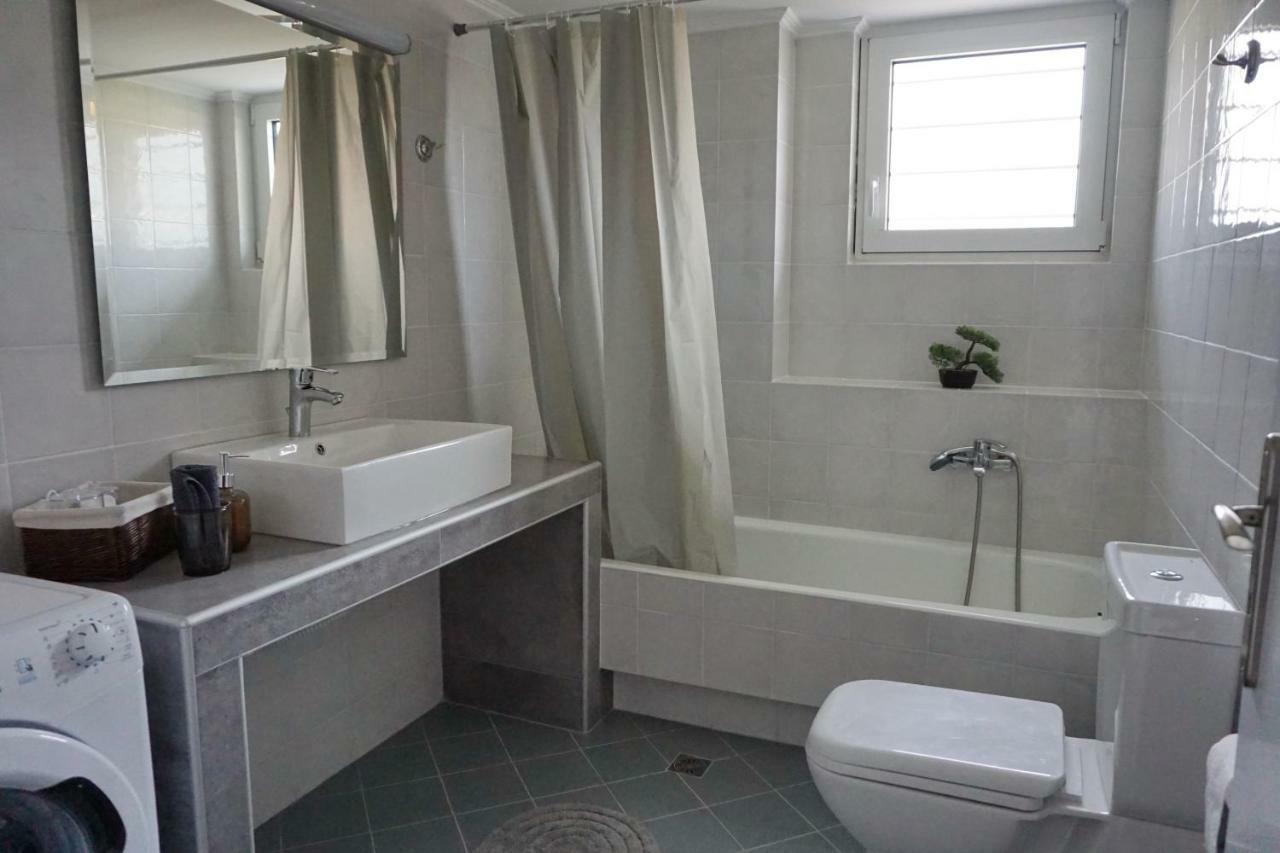 Allseasonsapartment Kalamata Bagian luar foto