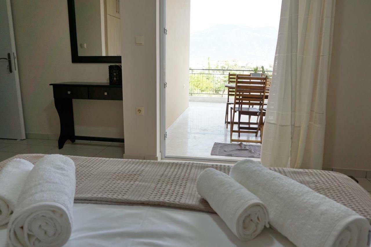 Allseasonsapartment Kalamata Bagian luar foto
