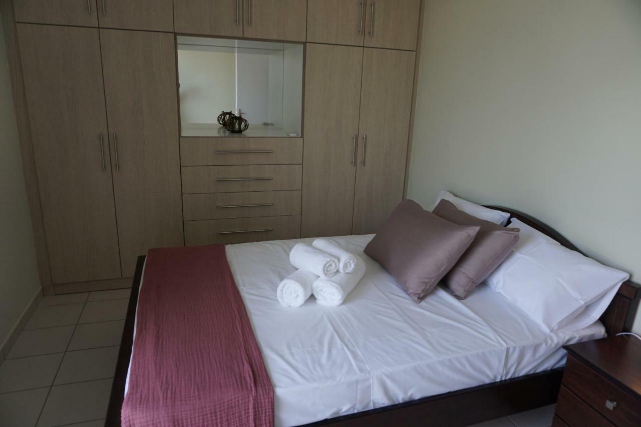 Allseasonsapartment Kalamata Bagian luar foto